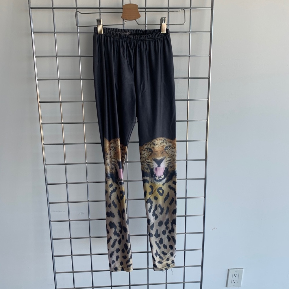 Leopard leggings